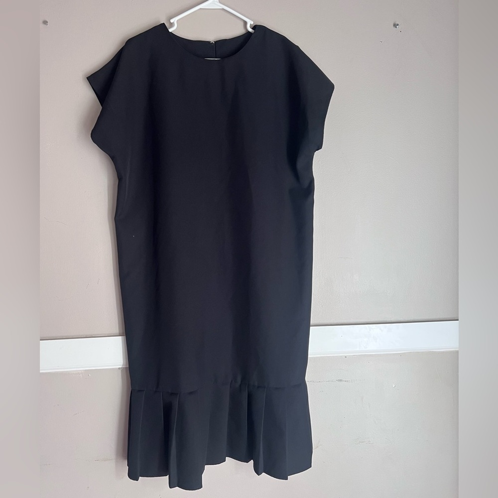In Cinq Elegant Black Dress Size 16
